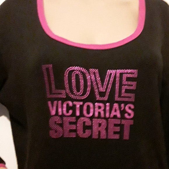 Victoria's Secret Other - Victoria Secret black and pink graphic night shirt